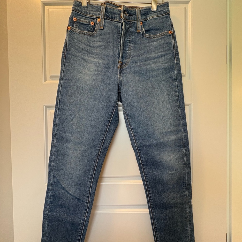 Classic Blue Levi Wedgie skinny Jeans